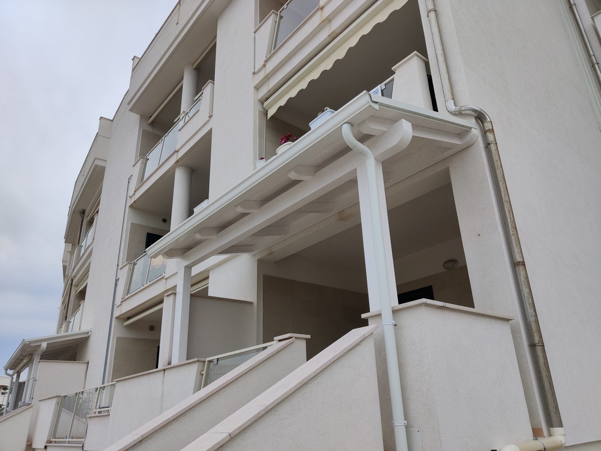 Porticati Strutture in legno STRUTTURE IN LEGNO FRATELLI MIGLIONICO a San Giovanni Rotondo